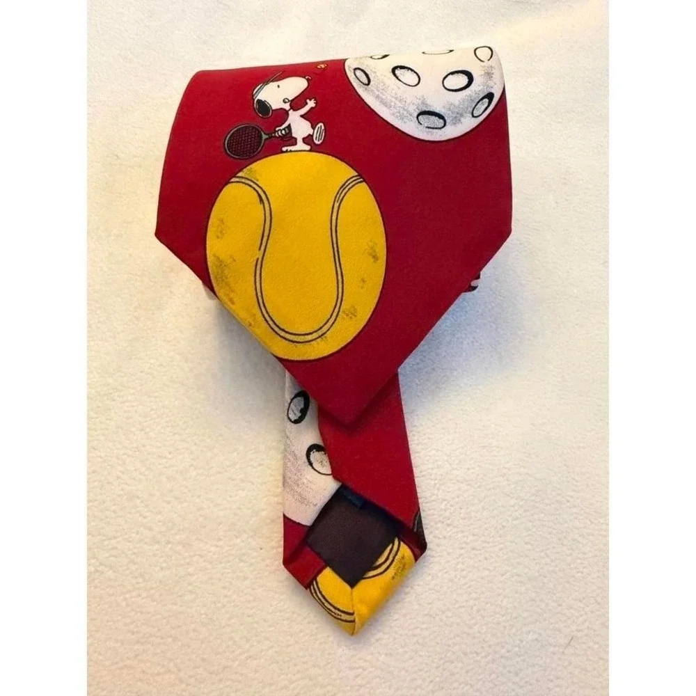 Snoopy Sports Themed‎ Tie